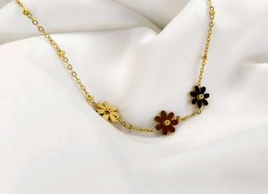 Daisy Chain Necklace