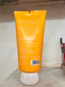 Dot &amp; Key Face Wash
