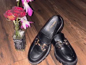 Luna Blu Black Loafers