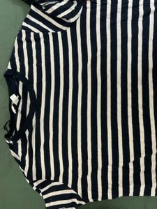 H&amp;M Blue Striped Tee