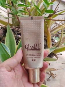 Glam 21 Illuminating Highlighter