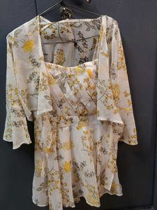 Floral sleeveless top with Shrug