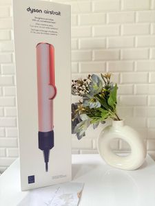 Dyson airstrait