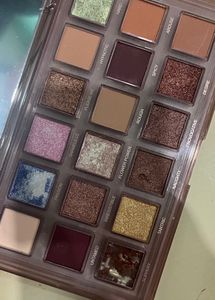 Huda Beauty Naughty Nude Eyeshadow Pallete ❤️