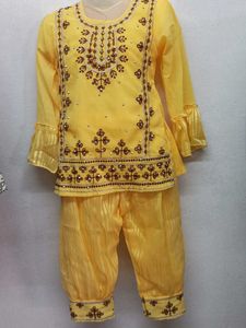 Cute Yellow Girls Clothing Set