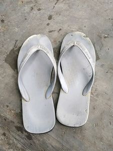 Relaxo Slipper Size - 6