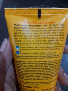 VLCC Natural Sciences Sunscreen
