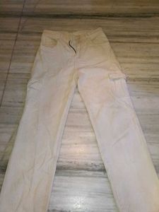 Beige Cargo Jeans 👖