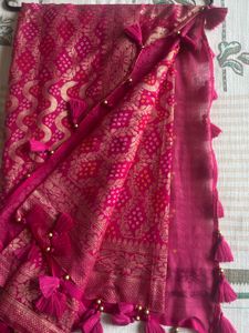 Magenta Dupatta with Tassels/New