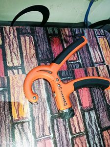Hand Gripper With There Broken Spring