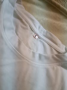 Plain White Tshirt With Up And Down Style An