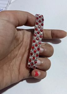 Stone Fitted Bracelet. Silver Color