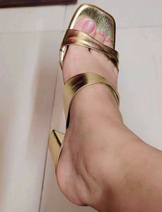 Rawhide Brand Women Gold Shiny Block Heel Sandal