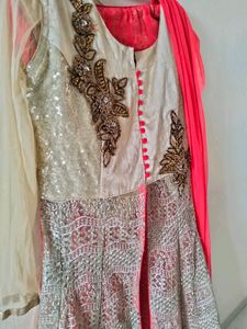 A 4 PIECE SUIT BAJIRAO MASTANI WITH AMAZING ELEGANT HEAVY WORK ON NET FABRIC
