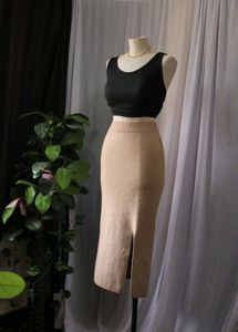 Elegant Beige Pencil Skirt
