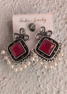 It&#39;s A New Earrings With Good Quality.