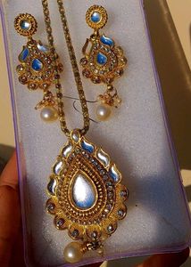 Gold-Tone Kundan Pendant Necklace