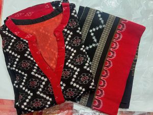 Red &amp; Black Print Kurta With Dupatta