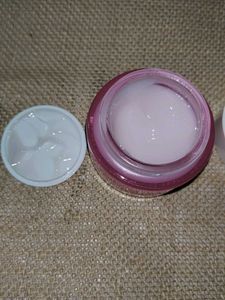 Plum Dew-It-Light Gel Cream