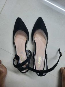 Sleek Black Heels By Ginger.