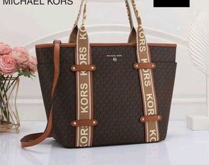 🆕️🔥Michael Kors Handbag