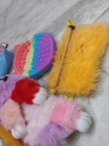 Assorted Pop-it Purses &amp; Accessories