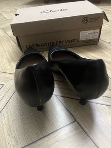 Authentic Clarks Leather Pumps Heel