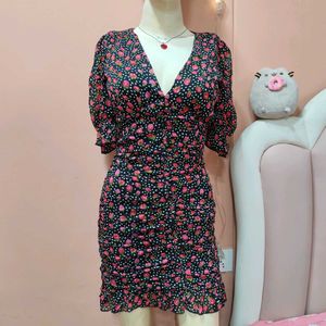 🌹 Floral Mini Bodycon Dress! 🌹