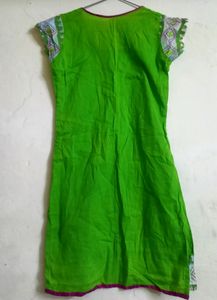 Green Kurti