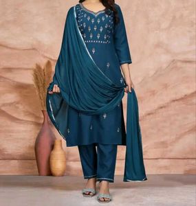 Women Dupatta Set & Kurti Pant