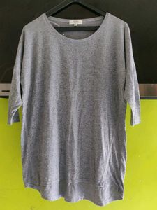 GREY TEE
