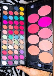 Eyeshadow Plus Blush Pallet