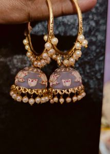 LC Jewellz Gold Toned And Grey Dome Shaped Jhumka