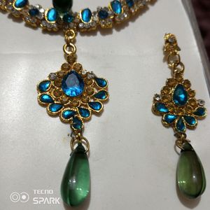 Gopi Bahu Jewellery Set With Mangtika