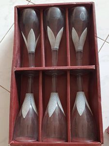 6 Beautiful Wine Glasses
