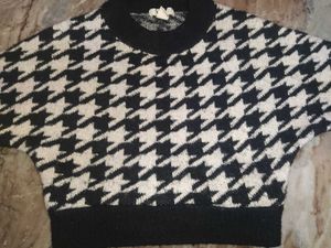 Houndstooth Print Sweater