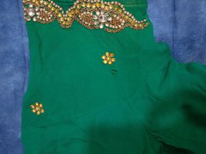 💚🫰🏻Elegant Stone Work Saree + blouse 💚🫰🏻