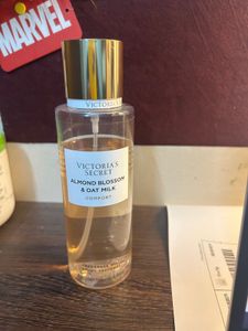 Victoria's Secret Almond Blossom & Oat Milk Mist