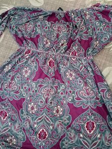 Comfortable Long Top With Deep Nack