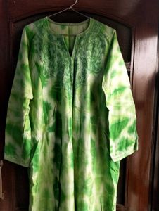 Embroidered Kashmir pheran