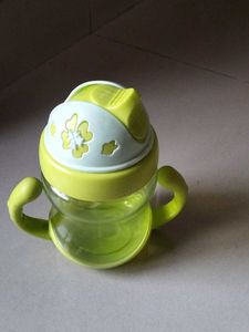 Baby Hug Sipper