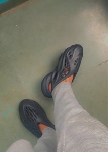 Adidas Yeezy Foam Runners Onyx (Get A Free Wallet)