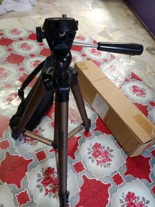 Amazon Basics Tripod