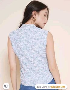 SLEEVELESS TOP