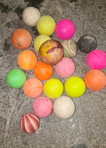 27 Plastic Ball And 5 Cosco 4 Small Bal