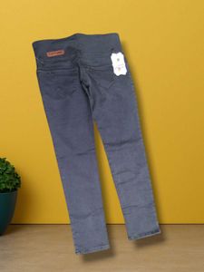 DG96 Size-32 Slim Jeans