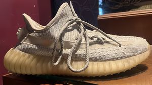 Yeezy Boost 350 V2 - Classic Style