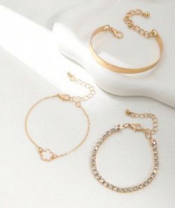 Set Of 3 White Clover Bracelet🎀🎀