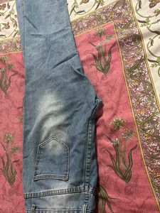 URBANIC DAMAGED JEANS