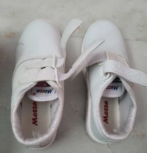 🔥🔥🆕VELCRO WHITE SHOES FOR KIDS(Unisex)